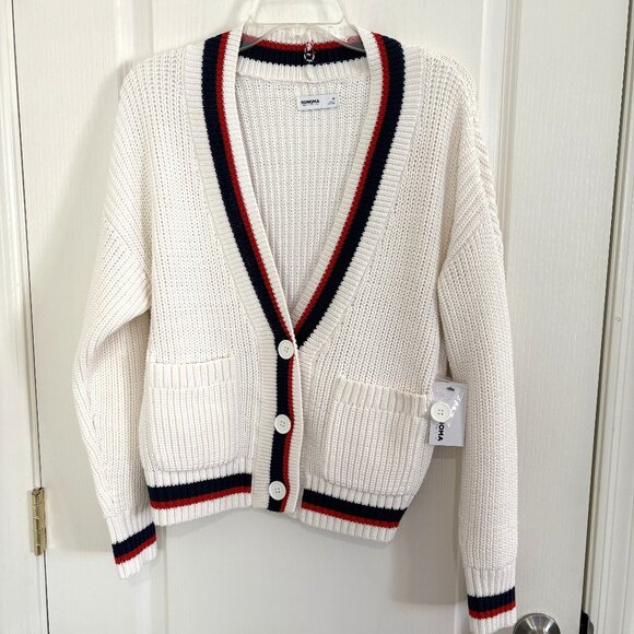 Sonoma Button Front Pocket Cardigan Sweater Ivory Red & Blue Trim Size Medium - Picture 3 of 6